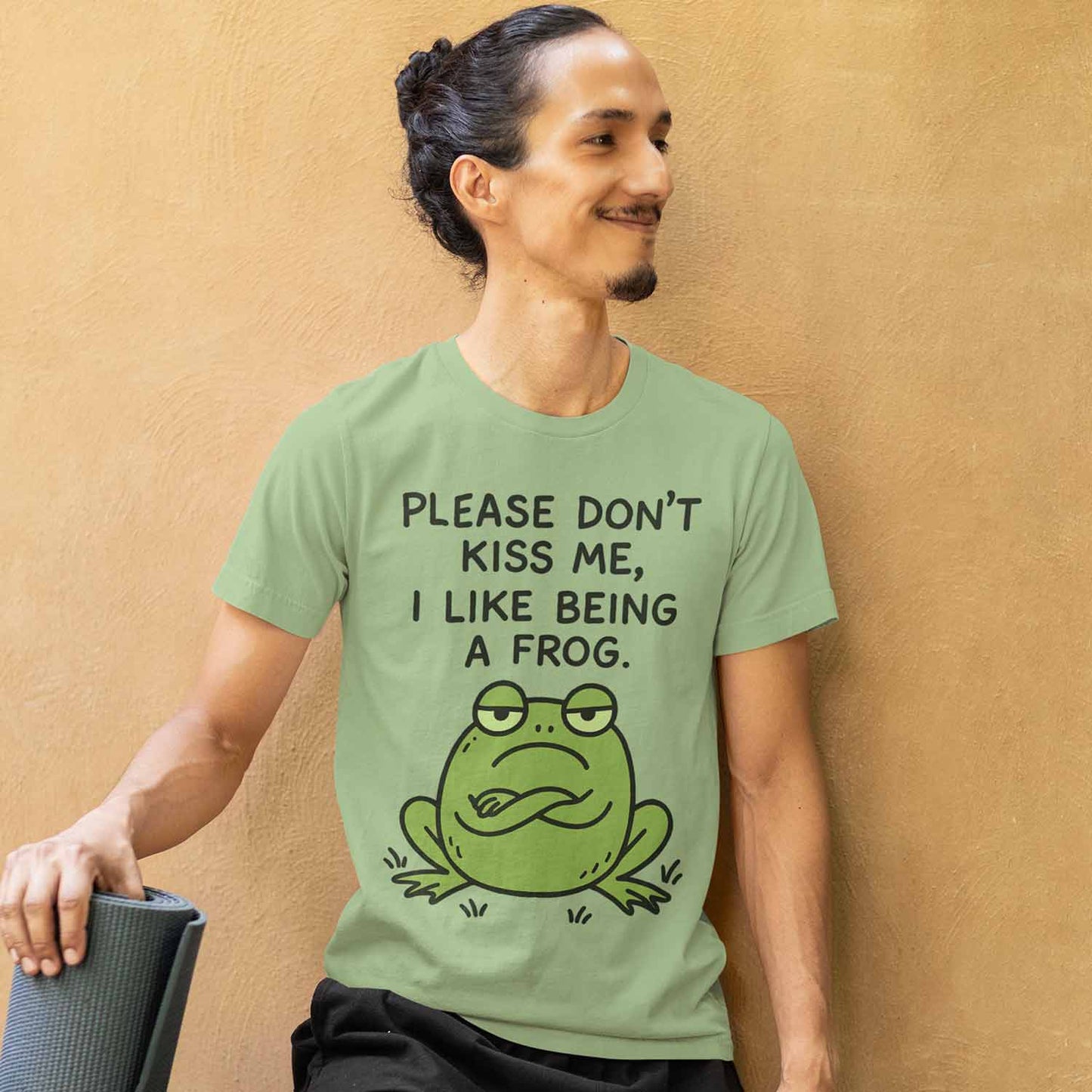 T shirt - Please Don't Kiss Me